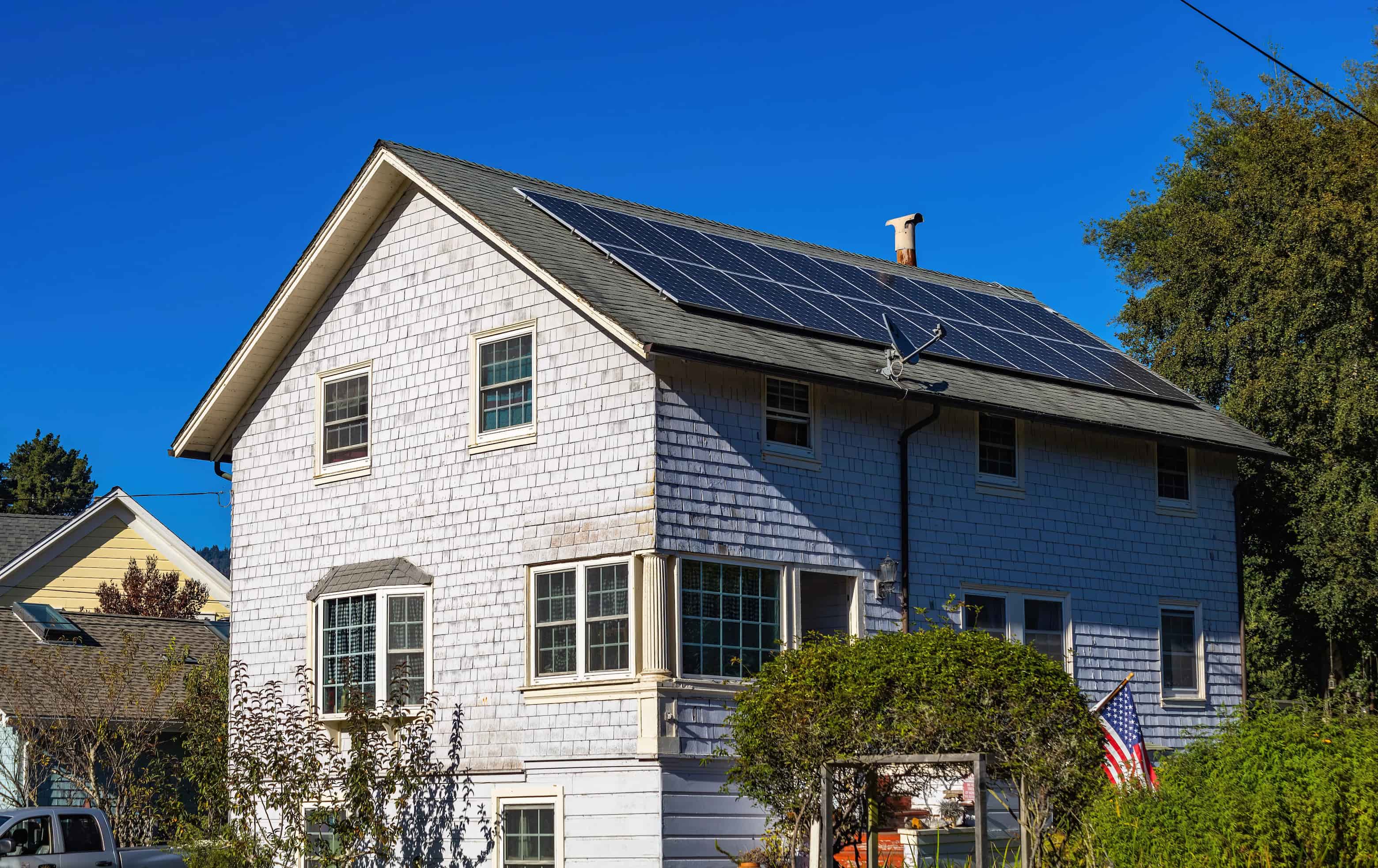 Southern California home with rooftop solar panels